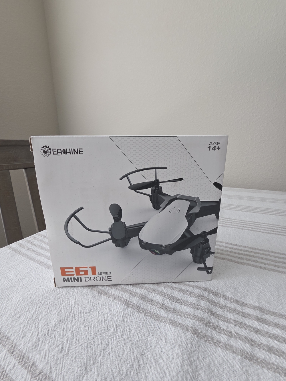 Eachine E61 Mini Drone - White and Black
